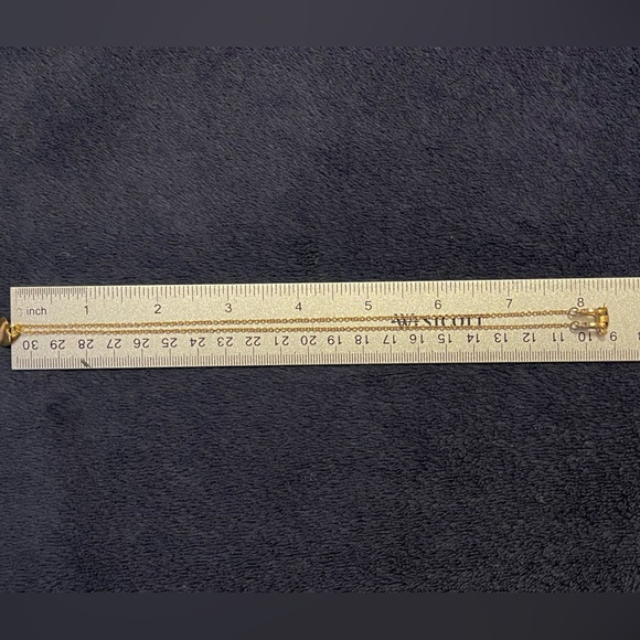 🌟Givenchy Gold Tone Heart and Crystal Pendant Necklace Approx. 16” 🌟 - Picture 4 of 5